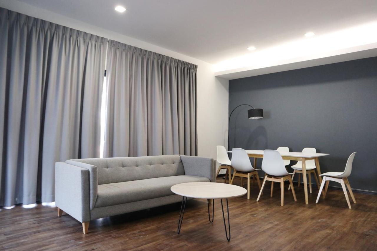 Roxy Sematan Villa & Townhouse Exterior foto