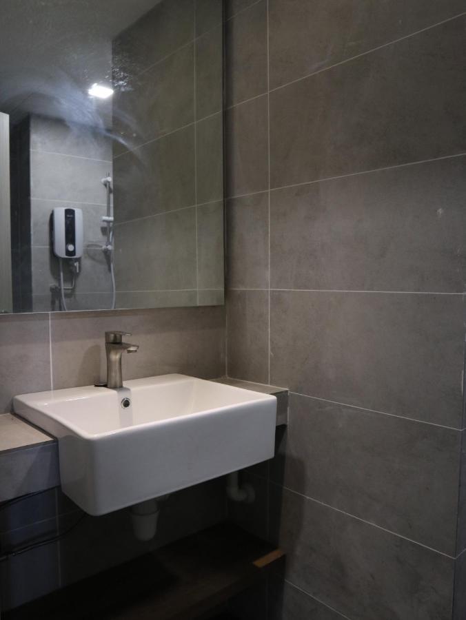 Roxy Sematan Villa & Townhouse Exterior foto