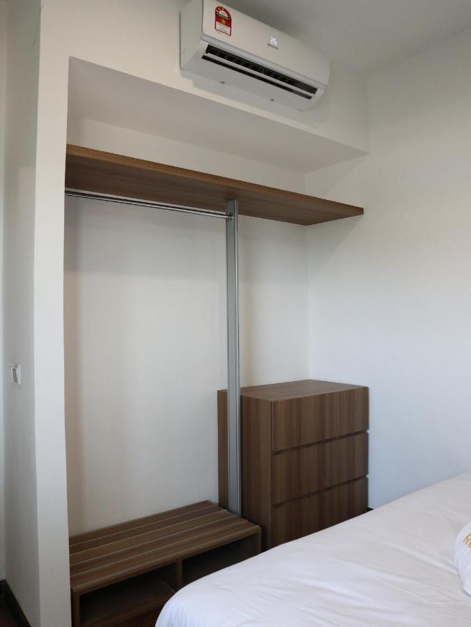 Roxy Sematan Villa & Townhouse Exterior foto