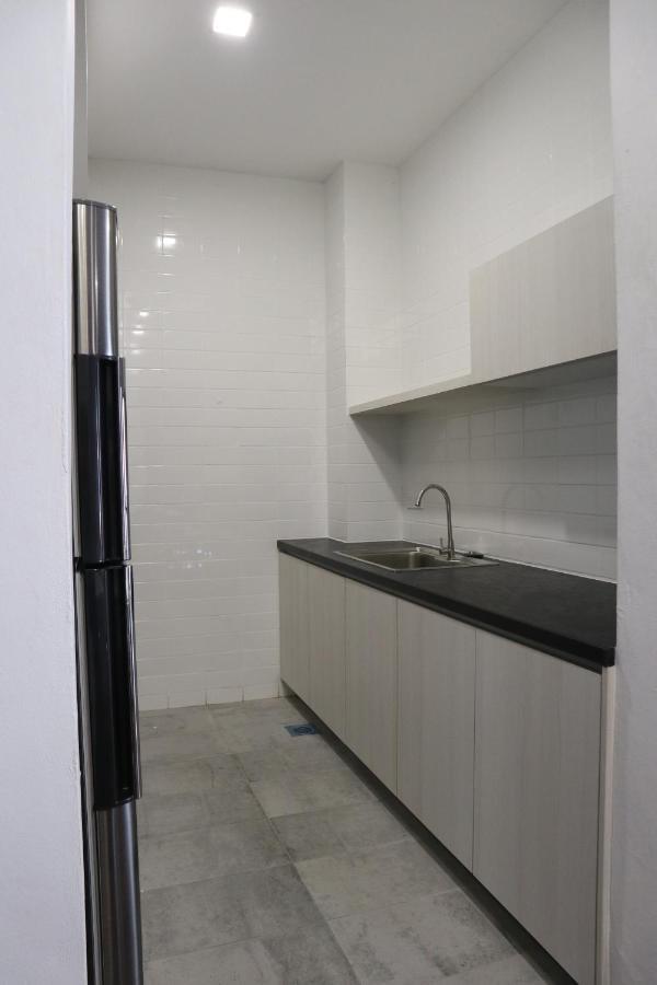 Roxy Sematan Villa & Townhouse Exterior foto