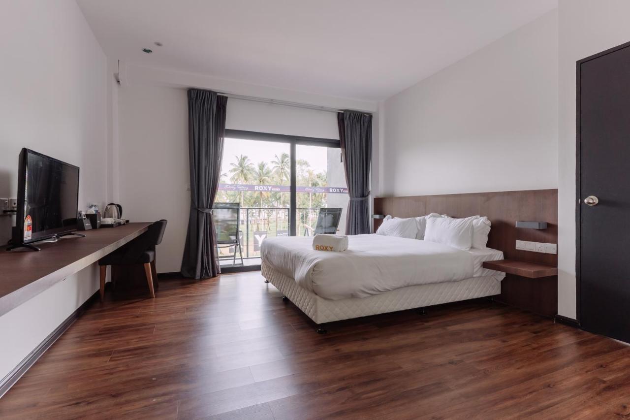 Roxy Sematan Villa & Townhouse Exterior foto