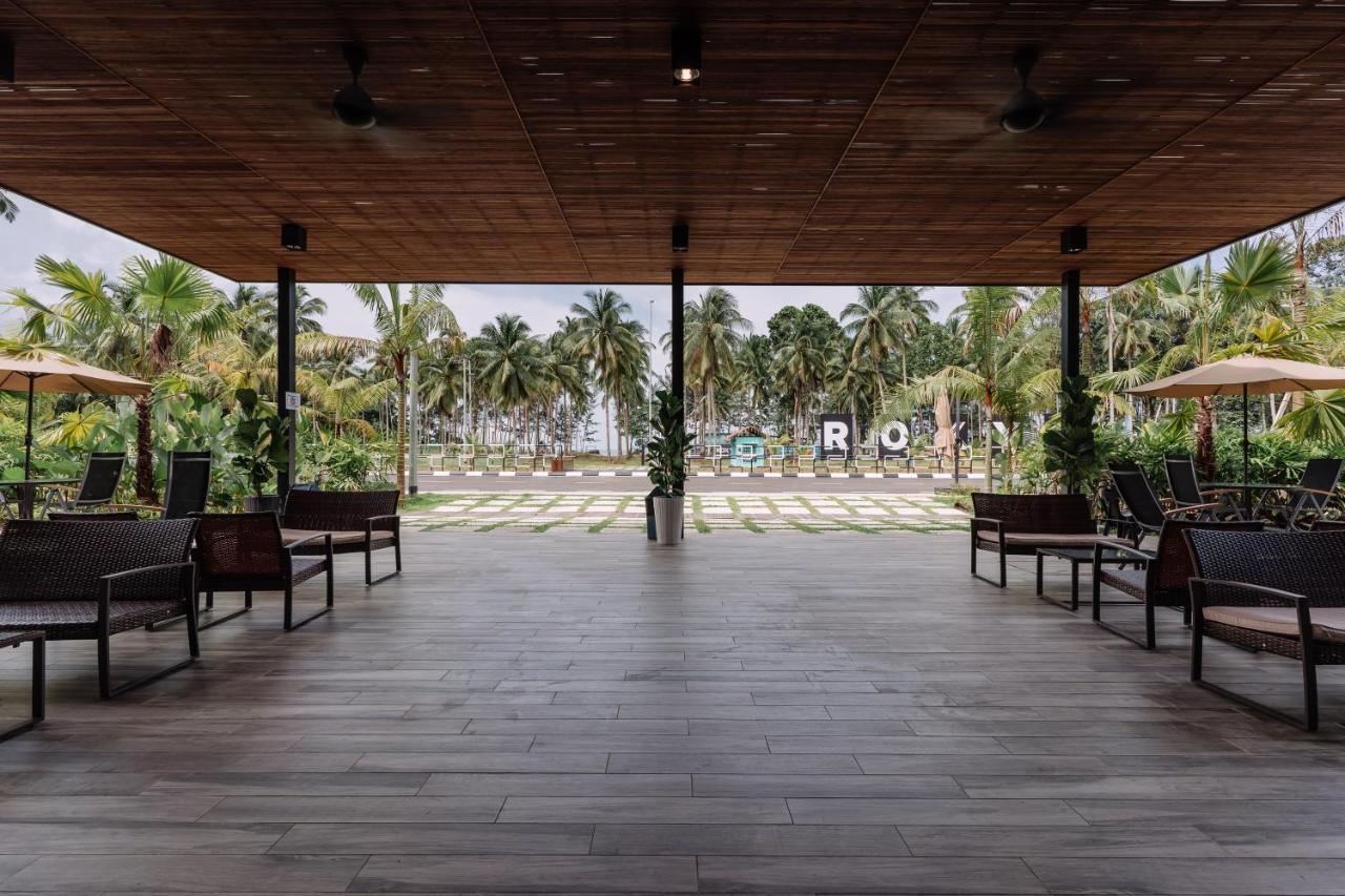 Roxy Sematan Villa & Townhouse Exterior foto