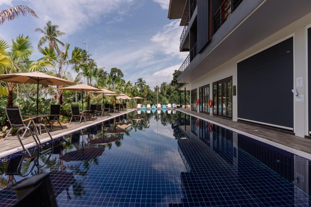 Roxy Sematan Villa & Townhouse Exterior foto
