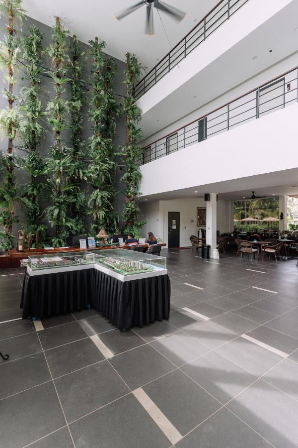 Roxy Sematan Villa & Townhouse Exterior foto
