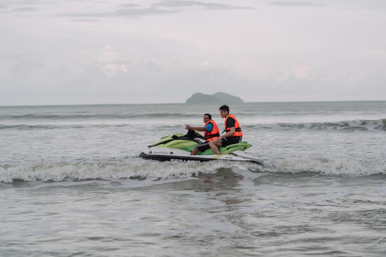 Roxy Sematan & Telok Serabang Exterior foto