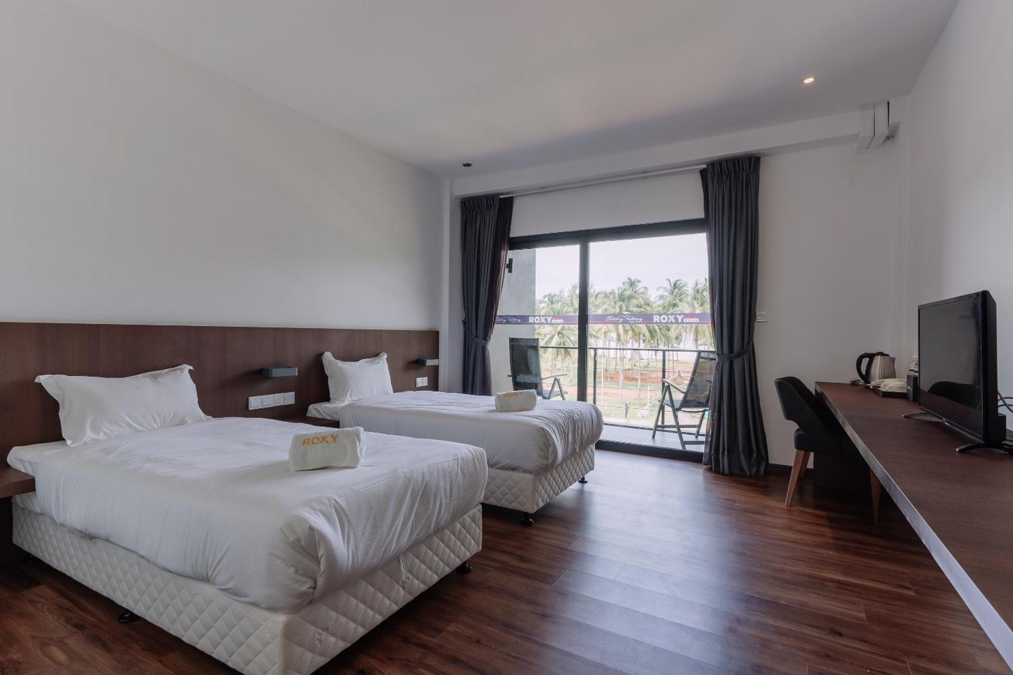 Roxy Sematan Villa & Townhouse Exterior foto