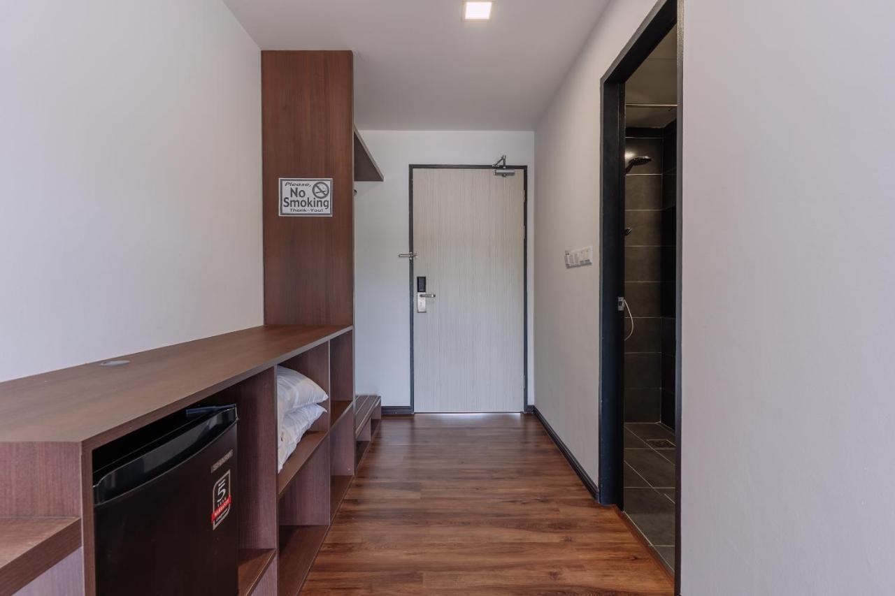 Roxy Sematan Villa & Townhouse Exterior foto