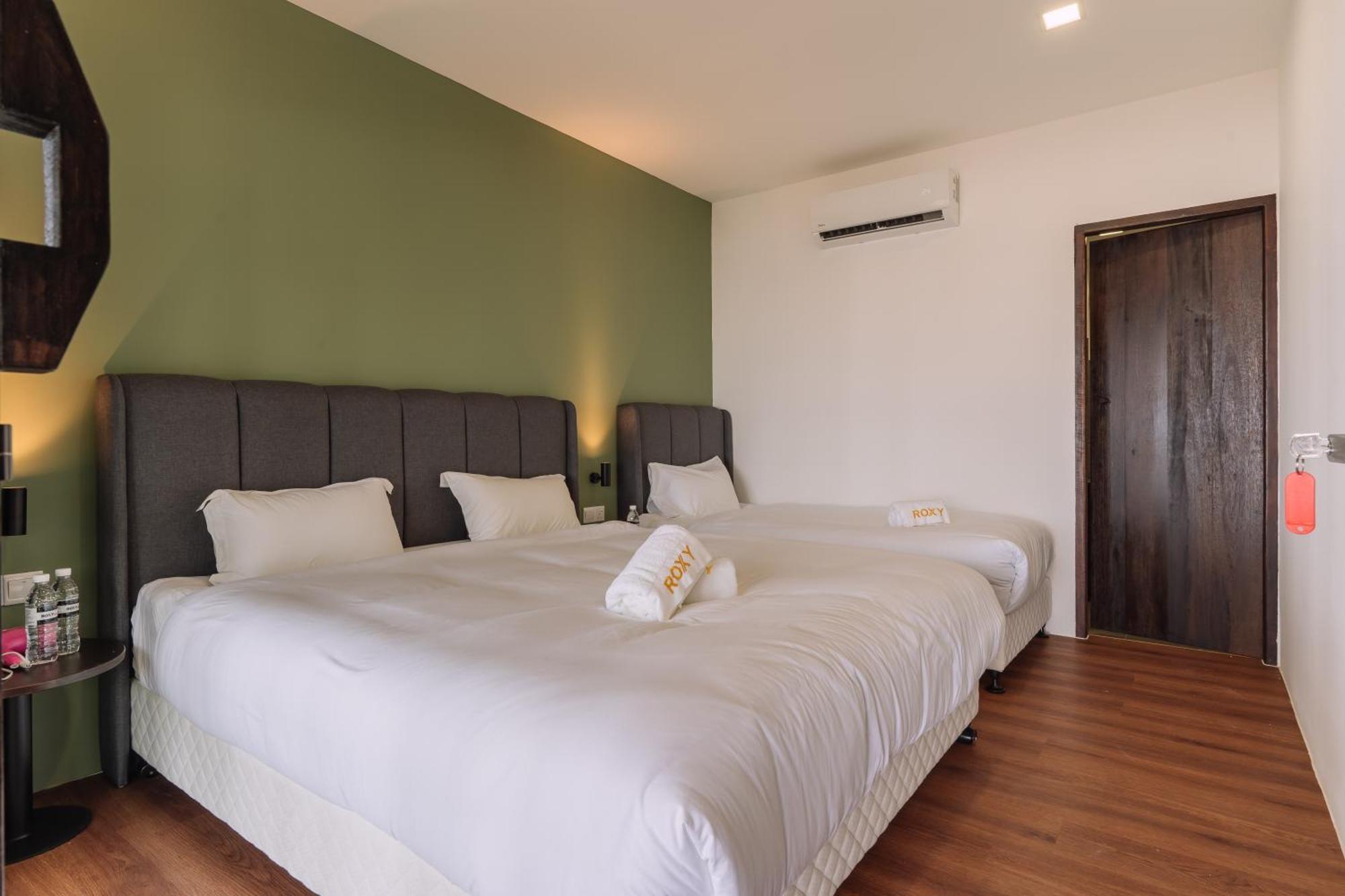 Roxy Sematan Villa & Townhouse Exterior foto